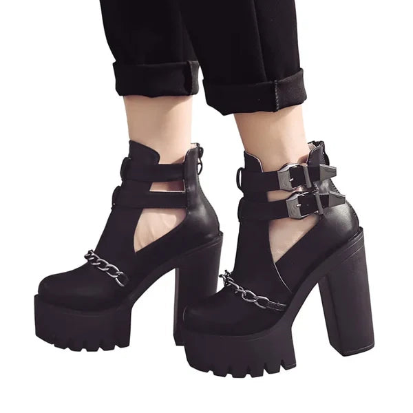 Zapatos de mujer de tacón con punta redonda.
