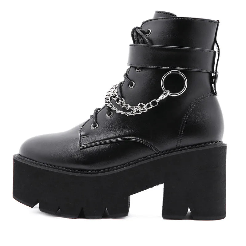 BUTY GOTYCKIE Z EKOSKÓRY W KOLORZE CZARNYM Z ŁAŃCUCHEM