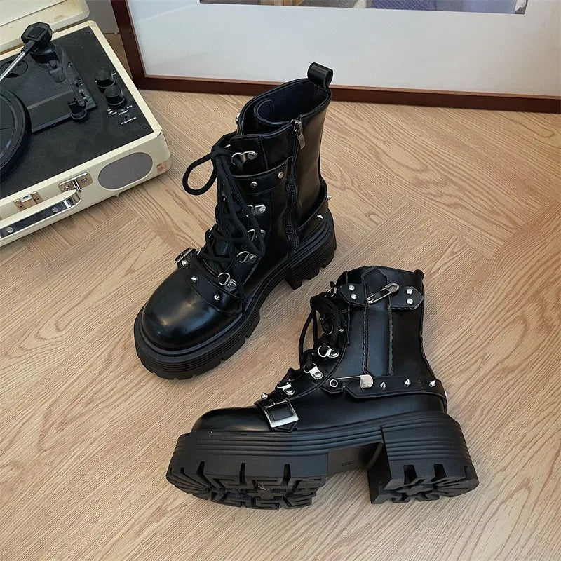 Gothic shoes with buckles
