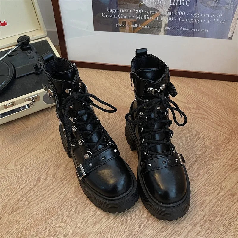 Gothic shoes with buckles