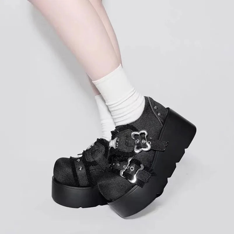 Zapatos de plataforma punk de primavera