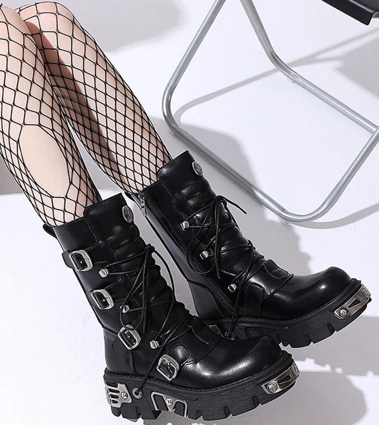 Botas góticas altas de otoño.