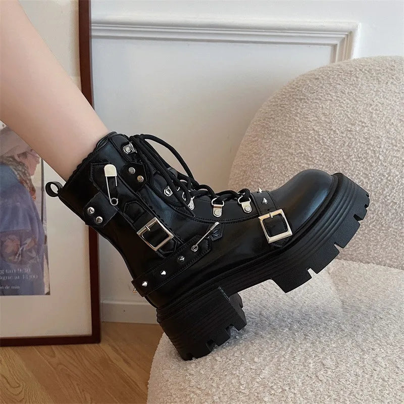 Gothic shoes with buckles
