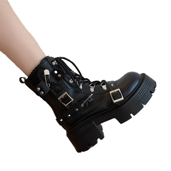 Gothic shoes with buckles