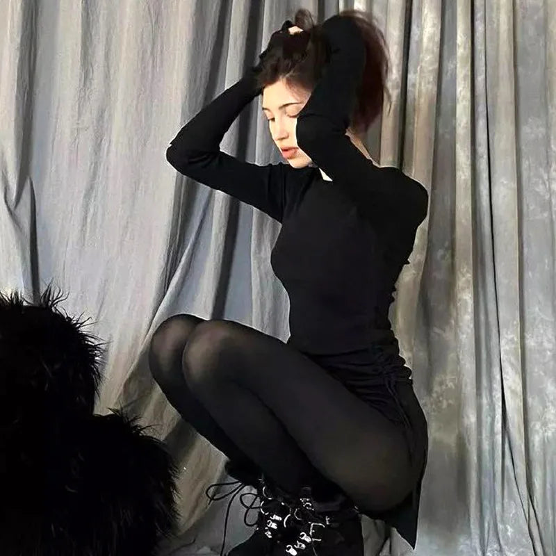 Seksowna sukienka gotycka z długim rękawem