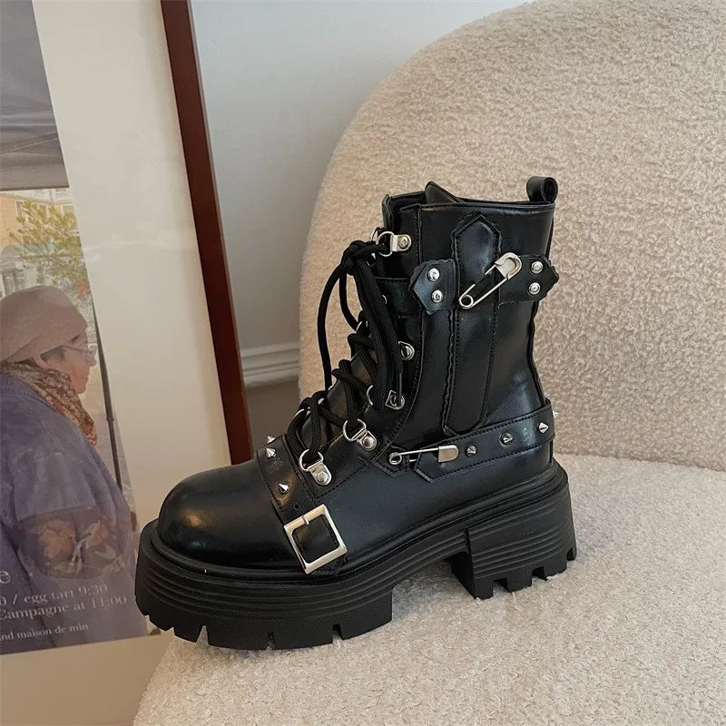 Gothic shoes with buckles