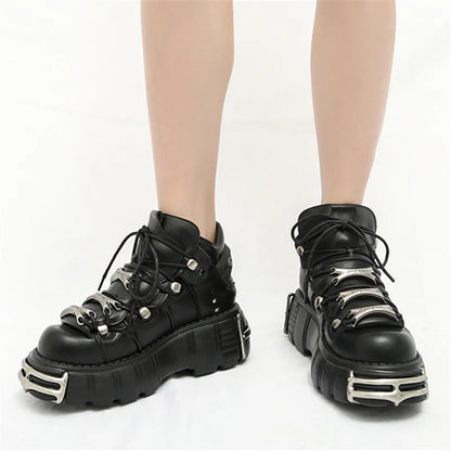 GOTHIC SHOES ON PLATFORM WITH METAL REINFORCEMENT 6 CM