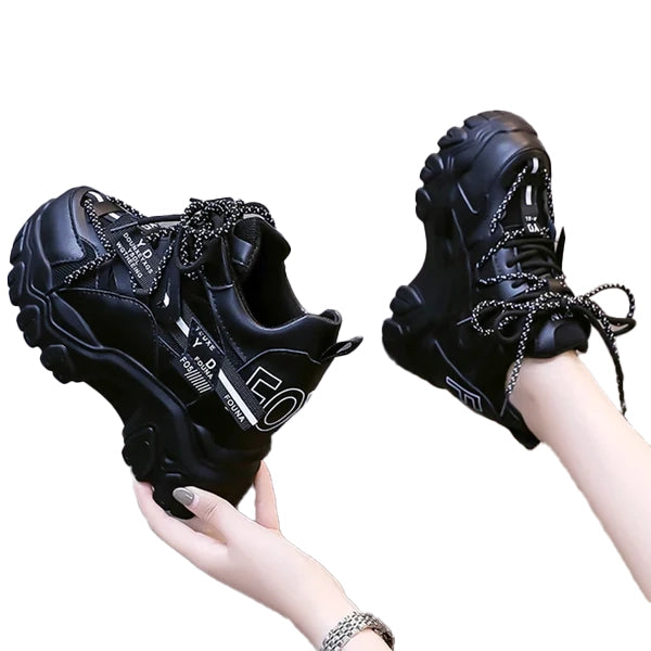 GOTHIC SHOES ON THE EGIRL PLATFORM