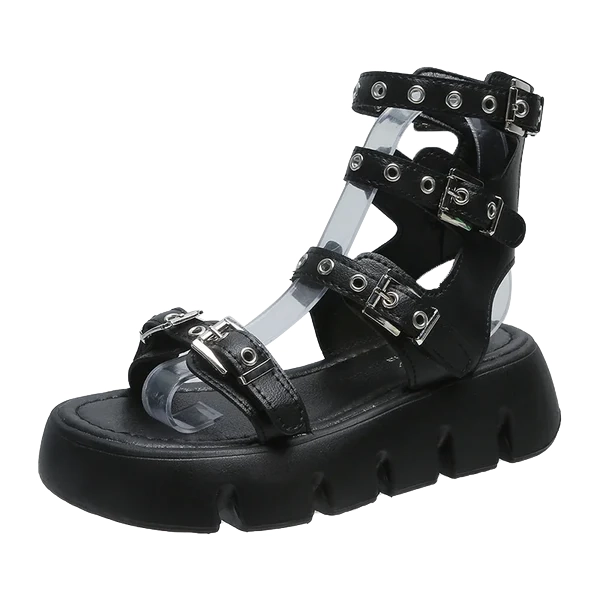 Black sandals with a clasp