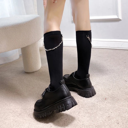 GOTHIC SHOES ON A THICK PLATFORM