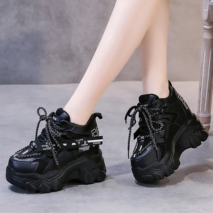 GOTHIC SHOES ON THE EGIRL PLATFORM