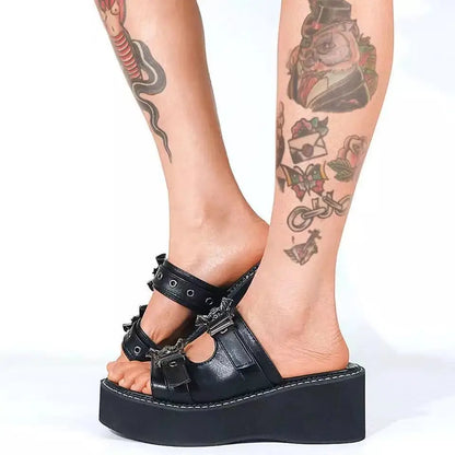 Vampire platform shoes