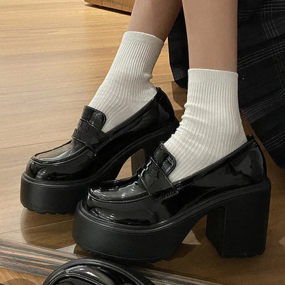 Spring platform shoes - black gloss