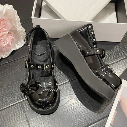 Black ballerina shoes