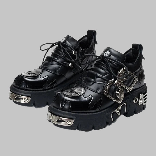 WOMEN'S GOTHIC SHOES WITH METAL DECORATIONS