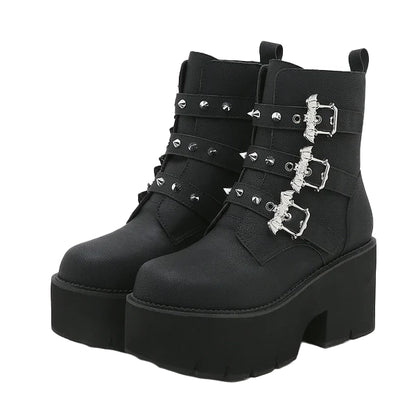 Gothic shoes with buckles